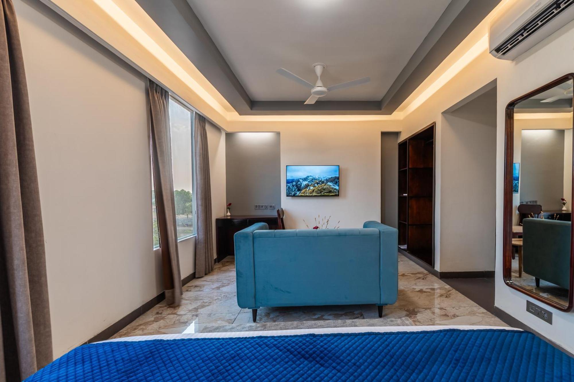 Clarks Inn Suites Jaipur Exterior photo