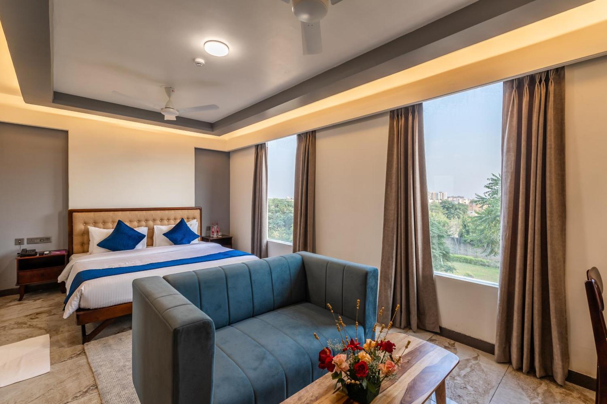 Clarks Inn Suites Jaipur Exterior photo
